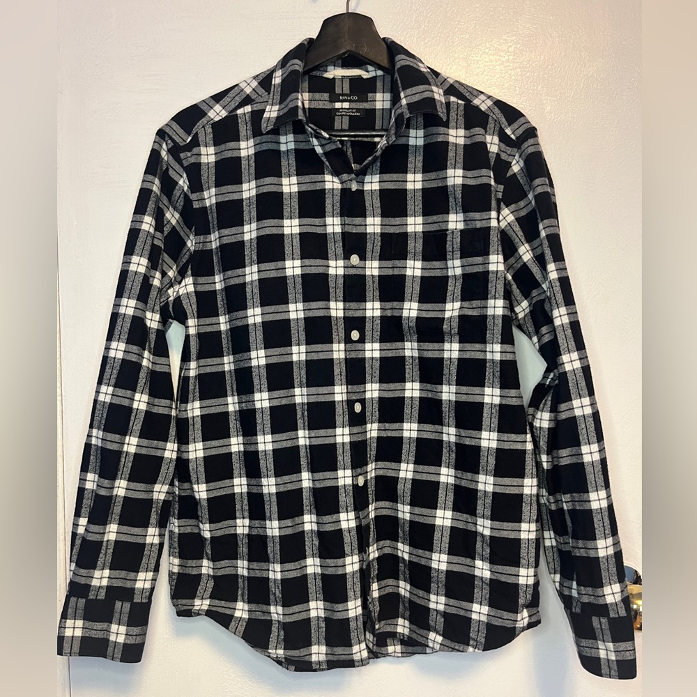 RW&Co Men’s Black, White, Grey Plaid Flannel Shirt